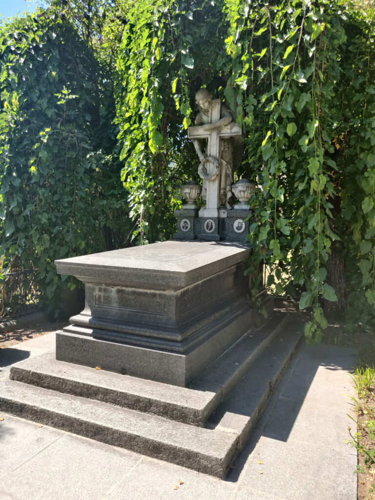 Albatros-Bestattungen® Grabstätte auf Friedhof